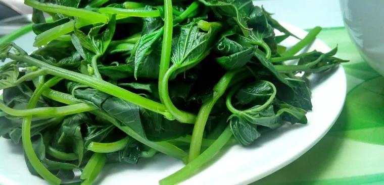 Rau luộc: 5 mẹo giúp rau luôn xanh giòn và giữ trọn dưỡng chất
