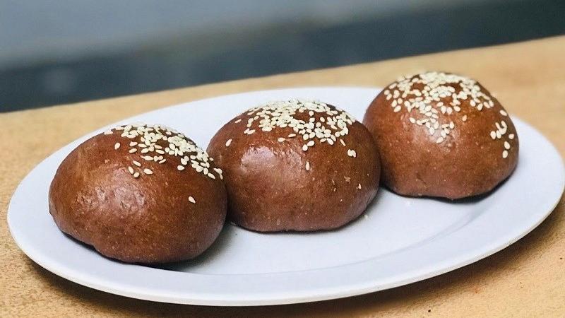 Công thức làm bánh mì cacao thơm ngon, mềm mịn và dễ làm, chỉ cần vài bước đơn giản là bạn có thể thưởng thức ngay một chiếc bánh mì cacao hấp dẫn tại nhà.