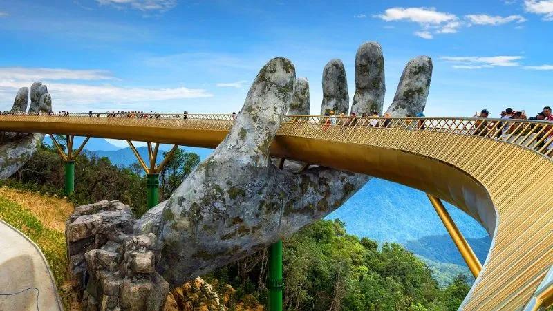 Lên kế hoạch cho chuyến du lịch tháng 7 với những điểm đến thú vị và đầy màu sắc.