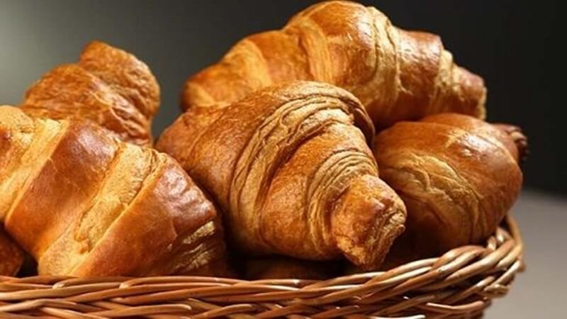 Hướng dẫn cách làm bánh mì sừng bò (croissant) thơm ngon tại nhà