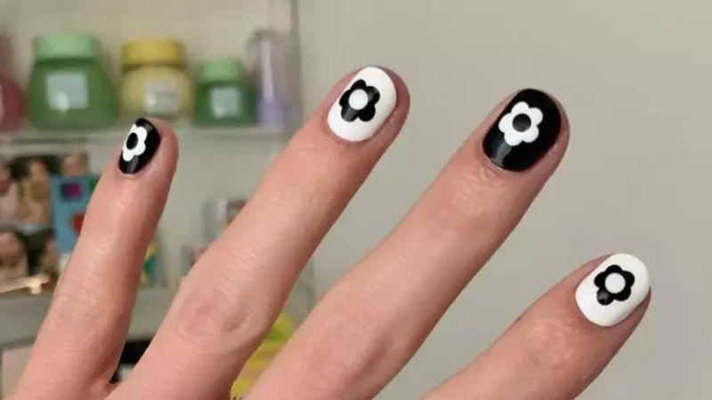 Khám phá 100 mẫu nail đen trắng đậm chất cá tính, độc đáo, và luôn đi đầu trong xu hướng.