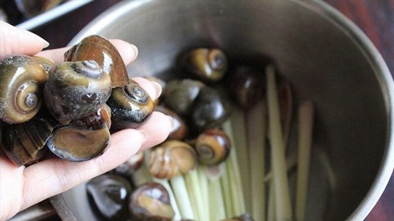 Khám phá cách làm ốc bươu nướng tiêu xanh thơm nức mũi
