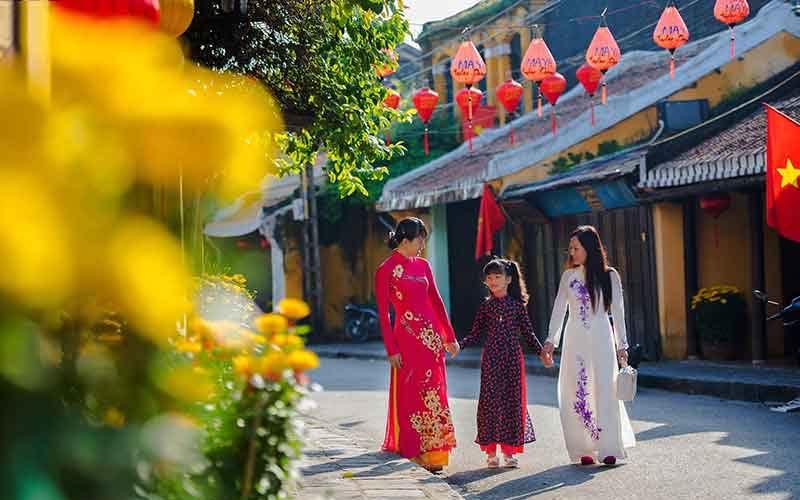 Xuất hành vào đầu năm là gì? Những điều cần lưu ý khi xuất hành đầu năm