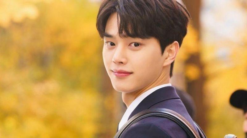 Làn da đẹp tựa Song Kang nhờ sự kết hợp tuyệt vời của trà xanh và nha đam