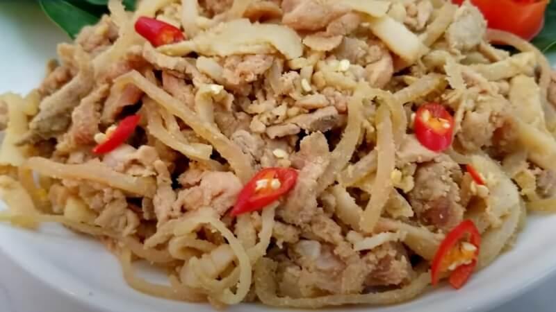 Cách chế biến nem Bùi thơm ngon, chuẩn vị đặc sản Bắc Ninh ngay tại nhà, dễ dàng và đầy hấp dẫn.