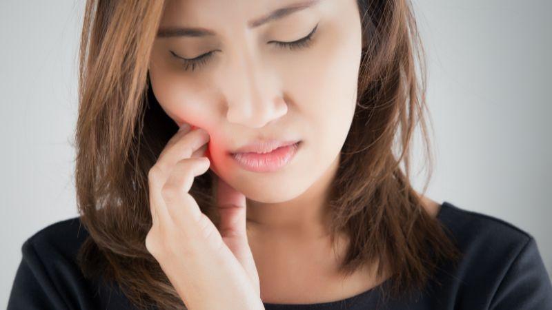 Vì sao mọc răng khôn có thể gây ra đau đầu? Cùng khám phá các phương pháp giảm đau hiệu quả ngay tại nhà.