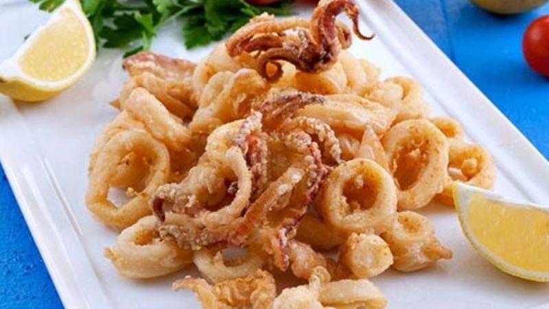 Hướng dẫn cách chế biến mực chiên xù giòn tan, thơm ngon với lớp vỏ giòn rụm, hấp dẫn đến từng miếng ăn. Món ăn này luôn là sự lựa chọn lý tưởng cho những bữa tiệc hoặc sum vầy gia đình.