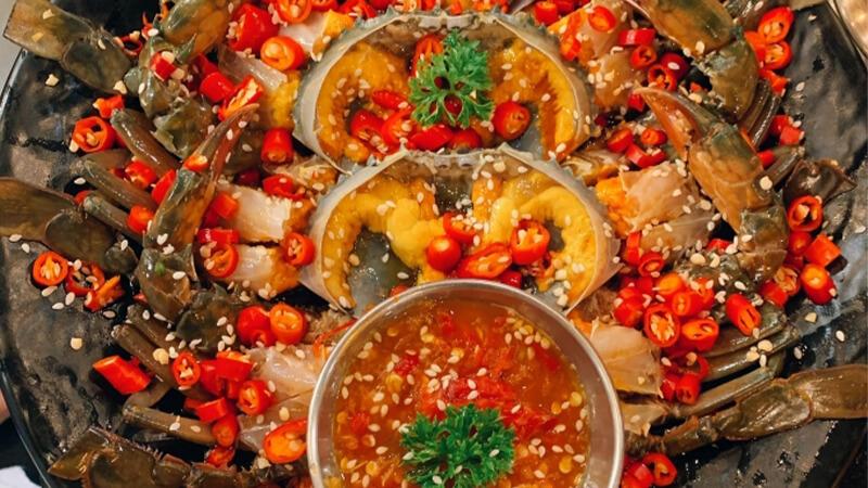 Gia vị Thái Lan là những yếu tố quan trọng tạo nên sự đặc sắc và nổi bật cho ẩm thực của đất nước này. Mỗi loại gia vị đều mang một hương vị riêng biệt, góp phần làm nên những món ăn đầy hấp dẫn và khó quên.