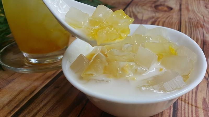 Xu xoa là một món ăn vặt thanh mát, dễ dàng chinh phục vị giác của mọi người. Vậy xu xoa là gì và làm sao để chế biến món ăn này từ rong biển thành công ngay lần đầu tiên? Hãy cùng khám phá nhé.