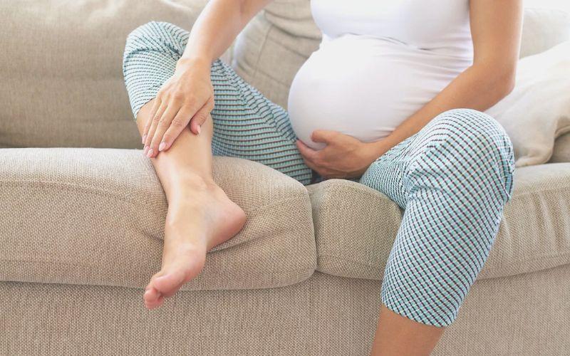 Bà bầu trong tuần thai thứ 33 cần thực hiện những xét nghiệm gì để theo dõi sức khỏe của cả mẹ và bé?