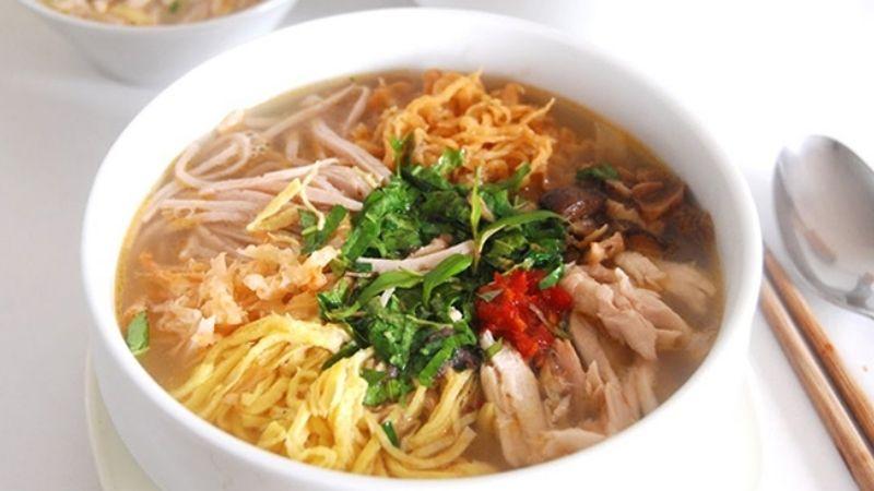 Khám phá bí quyết nấu bún thang đúng chuẩn Hà Nội, mang đậm hương vị truyền thống của thủ đô.