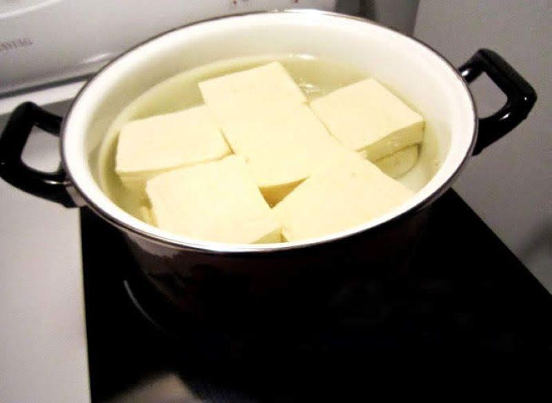 Mẹo bảo quản đậu hũ trong tủ lạnh giúp giữ nguyên độ tươi, không chua, không ám mùi