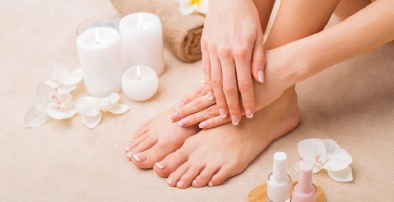 Khám phá 5 phương pháp tẩy tế bào chết cho da chân bằng nguyên liệu thiên nhiên giúp làn da mềm mịn, khỏe khoắn.