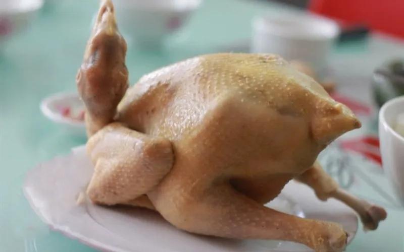 Mẹo làm sạch phao câu gà, phao câu vịt không còn mùi hôi khó chịu