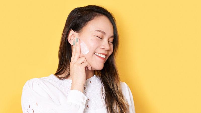 Thời gian nào là lý tưởng để thoa kem chống nắng? Hãy khám phá thời điểm vàng để bảo vệ làn da khỏi tác động của ánh nắng.