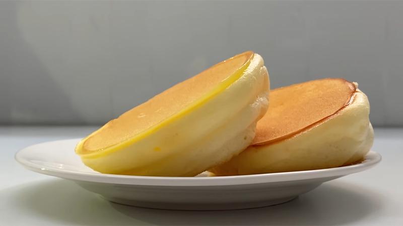 Hãy thử ngay hai công thức làm bánh Pancake chỉ với một quả trứng, không cần sử dụng bột, đơn giản mà ngon tuyệt!