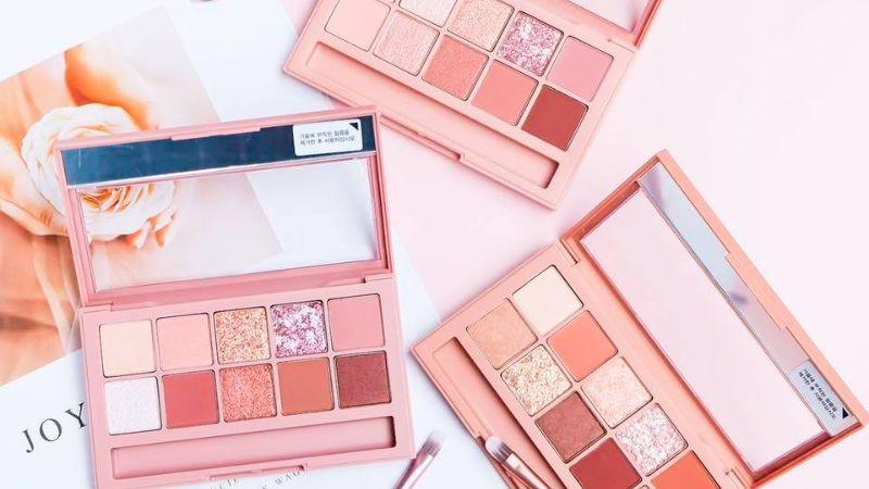 Khám phá 7 bảng phấn mắt Hàn Quốc với màu sắc tinh tế và khả năng bám lâu, mang lại vẻ đẹp hoàn hảo cho đôi mắt bạn.