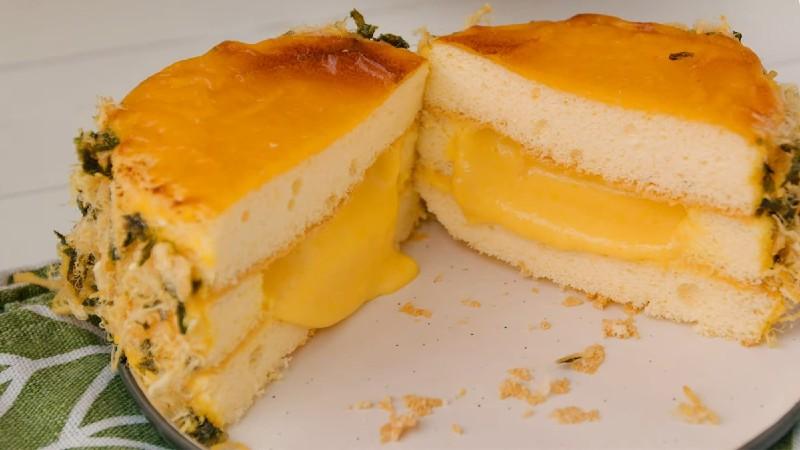 Khám phá công thức làm bánh bông lan phô mai tan chảy, béo ngậy khó lòng cưỡng lại.