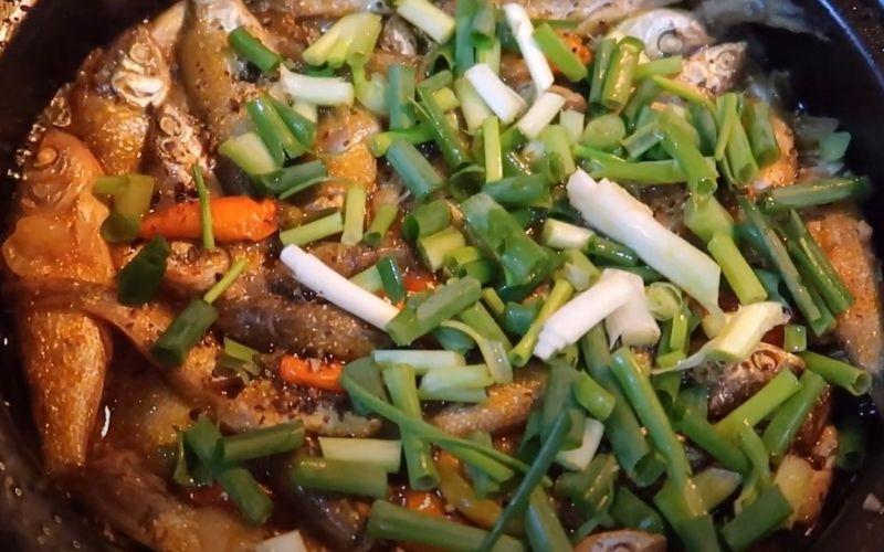 Khám phá công thức cá linh kho rệu, món ăn đặc trưng miền Tây thơm ngon ngất ngây.