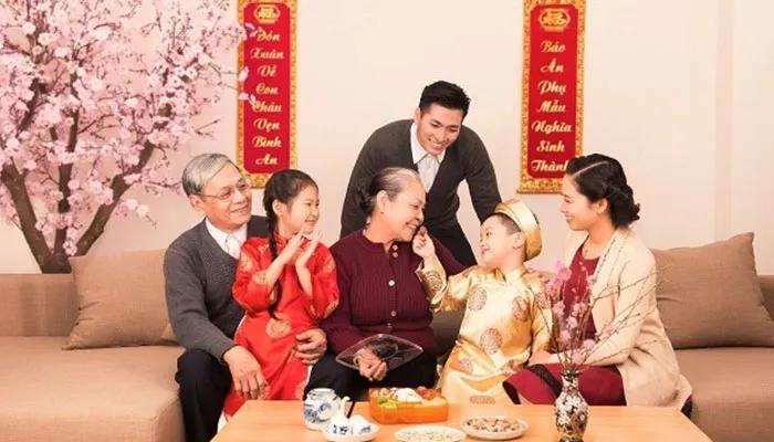 Vì sao câu nói 'mồng một Tết cha, mồng hai Tết mẹ, mồng ba Tết thầy' lại trở nên quen thuộc với người Việt mỗi dịp Tết đến?