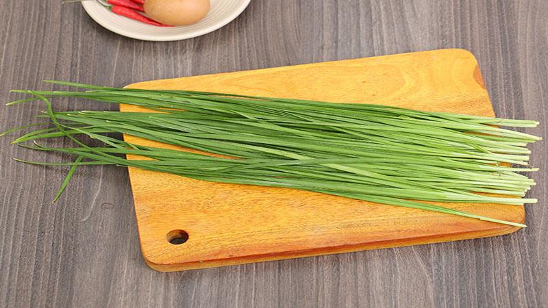 Khám phá 6 lợi ích tuyệt vời của lá hẹ đối với sức khỏe trẻ sơ sinh