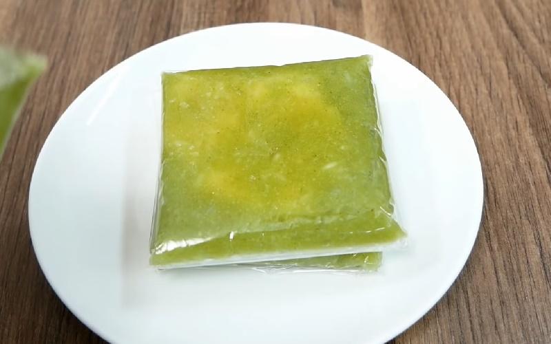 Khám phá cách làm bánh cốm nhân đậu xanh mềm mịn, thơm ngon, với lớp vỏ dẻo dai, nhân đậu xanh ngọt ngào, mang đến hương vị tuyệt vời cho mỗi buổi chiều thư giãn. Đây là một món ăn tuyệt vời để chiêu đãi gia đình và bạn bè, dễ làm mà lại ngon mê ly.