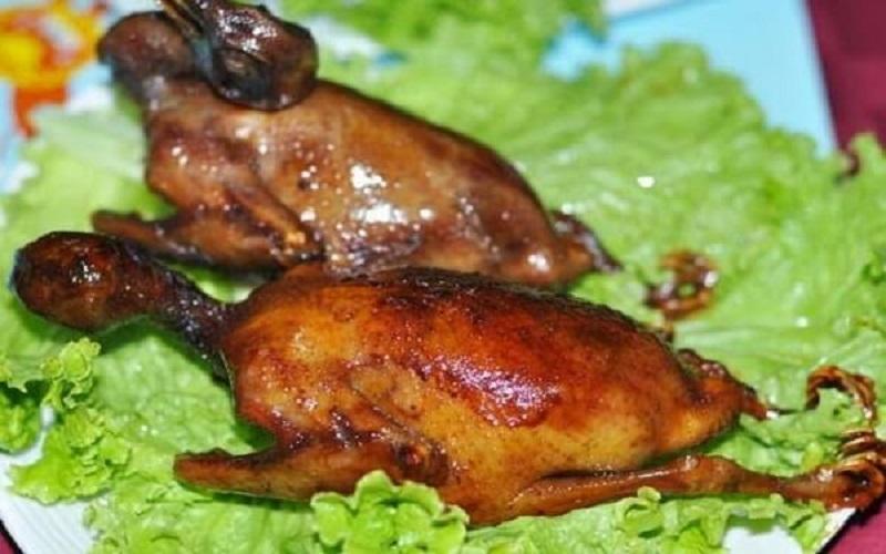Khám phá cách chế biến món chim bồ câu chiên giòn rụm, thơm ngon, lý tưởng để làm mới bữa ăn gia đình trong dịp cuối tuần. Một lựa chọn hấp dẫn, dễ làm và rất cuốn hút.