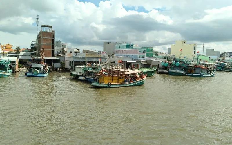 Khám phá những điểm đến nổi bật tại Trần Văn Thời, Cà Mau – địa danh đầy hấp dẫn chờ bạn trải nghiệm.