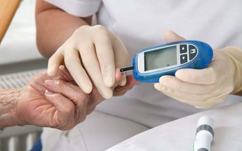 Uống đủ nước là rất quan trọng, nhưng có 6 tình huống bạn không nên lạm dụng việc uống nước.