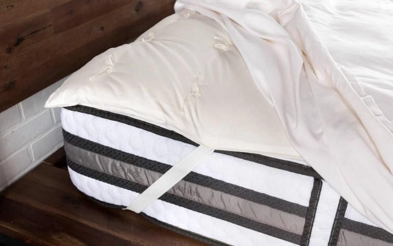 Nệm topper là gì? Cách sử dụng nệm topper để giữ cho nệm luôn mới và bền lâu