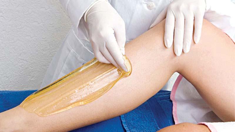 Khám phá 5 công thức wax lông tại nhà hiệu quả, tiết kiệm và an toàn, giúp bạn duy trì làn da mịn màng, không lo kích ứng.