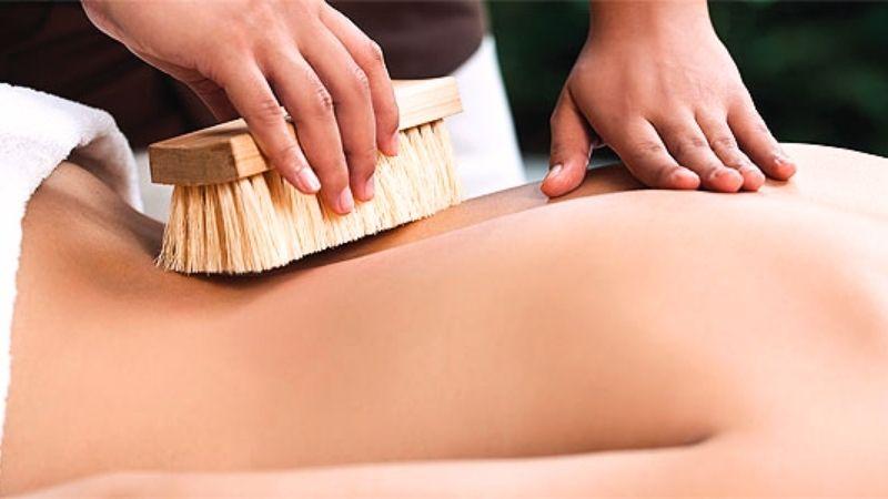 Phương pháp chải khô mỗi sáng giúp bạn cảm nhận ngay làn da sáng mịn và tươi mới, mang đến hiệu quả không ngờ.