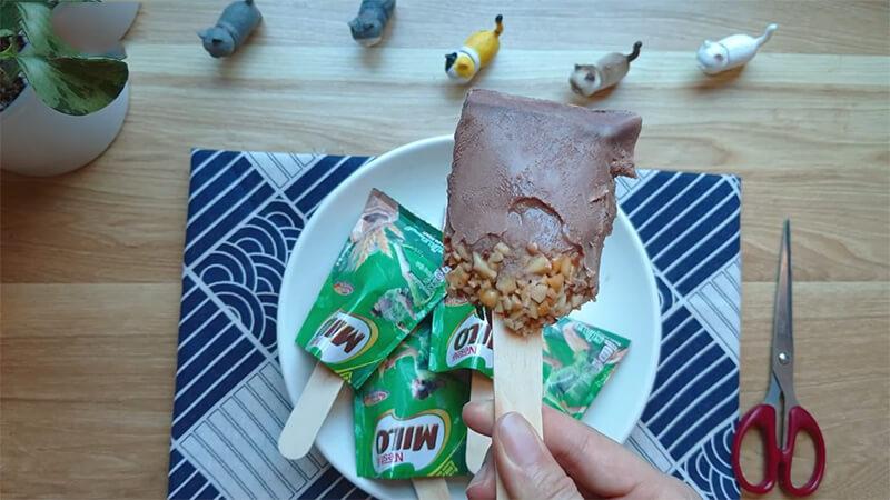 Khám phá cách làm kem Milo mịn màng, dẻo thơm mà không cần máy, chỉ với 4 bước đơn giản.