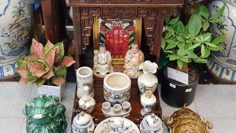 Hướng dẫn chi tiết cách thay bàn thờ Thần Tài cũ và lắp đặt bàn thờ mới đúng chuẩn để thu hút tài lộc
