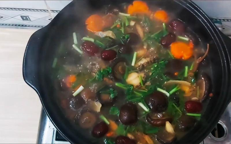 Cách nấu bào ngư hầm thuốc bắc bổ dưỡng, chăm sóc sức khỏe cho cả gia đình