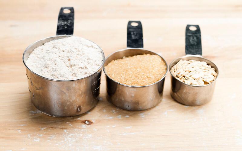 Muỗng cà phê tương đương bao nhiêu gam? Cùng tìm hiểu cách chuyển đổi các đơn vị phổ biến trong nấu ăn và làm bánh một cách dễ dàng và chính xác.