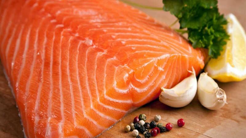 Những thực phẩm nào giúp tóc chắc khỏe, bóng mượt?