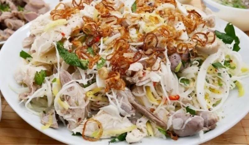 Hướng dẫn làm gỏi gà xé phay bắp cải đậm đà và dễ thực hiện ngay tại nhà