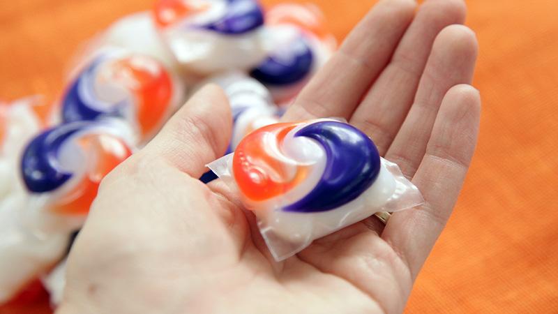 Khám phá 8 thương hiệu viên nước giặt nổi bật nhất hiện nay, mang lại sự an toàn và chất lượng vượt trội cho người sử dụng.