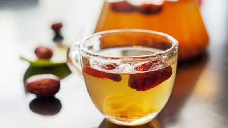 Trà táo đỏ mang lại những lợi ích sức khỏe gì? Những điểm cần chú ý khi thưởng thức trà táo đỏ là gì?