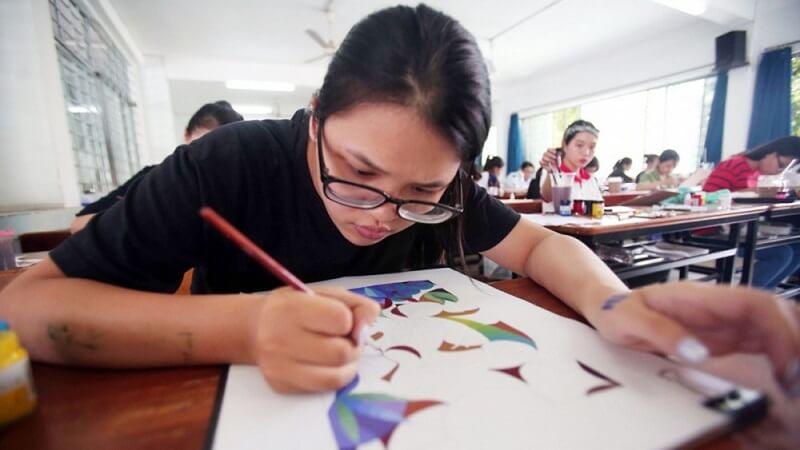 Danh sách các trường đại học khối V: Khám phá các trường học thuộc khối thi nghệ thuật đặc biệt này, nơi bạn có thể nuôi dưỡng tài năng và đam mê sáng tạo của mình.