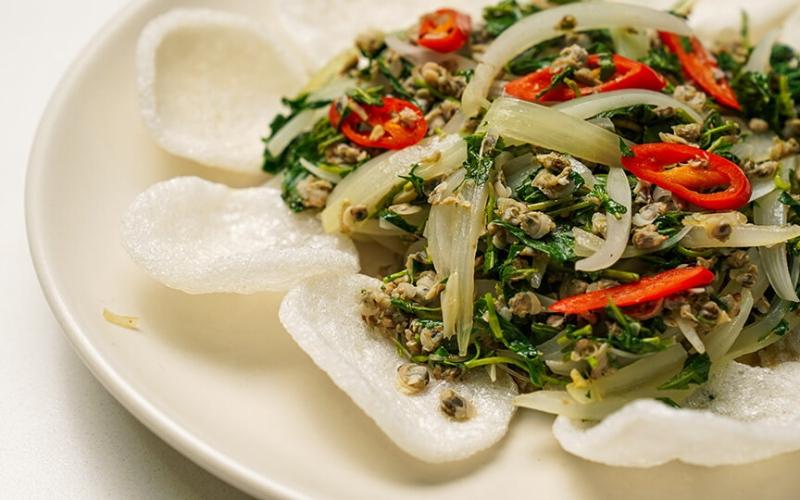 Hướng dẫn cách làm món hến xào hành tây thơm ngon, đơn giản nhưng vô cùng hấp dẫn.