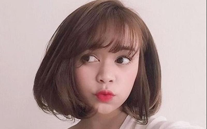 Khám phá ngay 14 kiểu tóc ngắn uốn cụp chữ C đầy cuốn hút, giúp bạn nổi bật và thu hút mọi ánh nhìn.