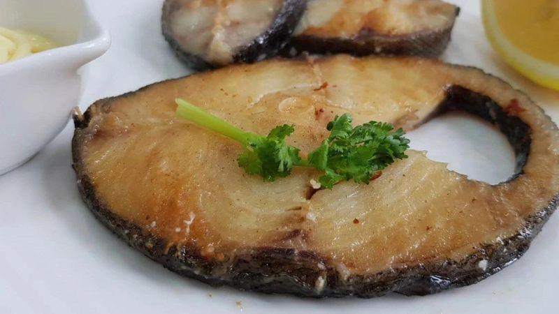 Hướng dẫn làm cá tuyết nướng muối đậm đà, ai ăn cũng phải yêu ngay từ miếng đầu tiên.