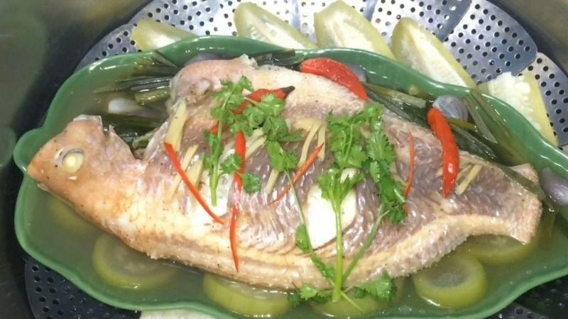 Hướng dẫn chi tiết cách chế biến món cá diêu hồng hấp bầu, đậm đà hương vị và bổ dưỡng cho cả gia đình.