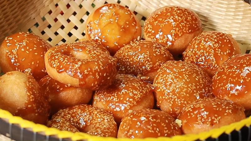 Hướng dẫn cách làm bánh cam đường mè nhân đậu xanh giòn rụm, thơm ngon, hấp dẫn mọi thực khách.