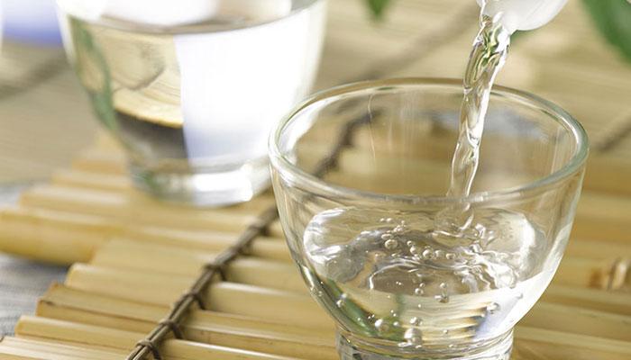 Cách làm sạch vết ố vàng trên giày trắng ngay tại nhà