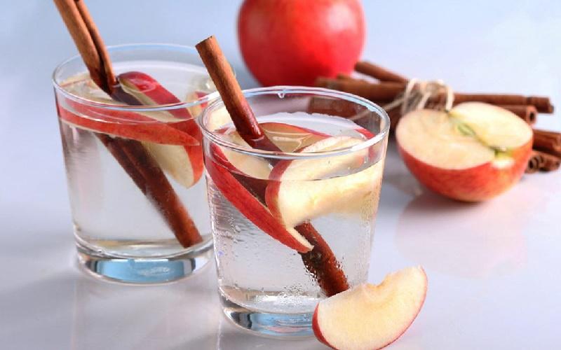 Khám phá công thức detox từ táo và quế giúp cơ thể thanh lọc một cách tự nhiên và hiệu quả