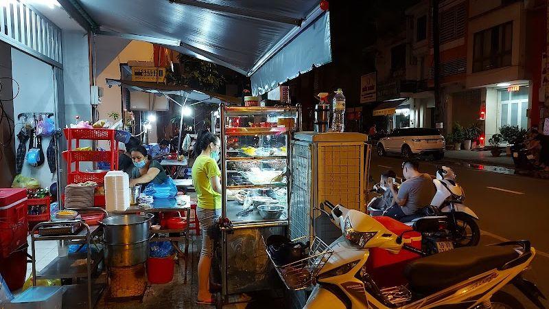 Khám phá ngay hương vị cơm tấm Mai Cua Chiên đặc biệt, món ăn đã ghi dấu ấn trong lòng người dân quận 5 suốt ba thập kỷ qua.