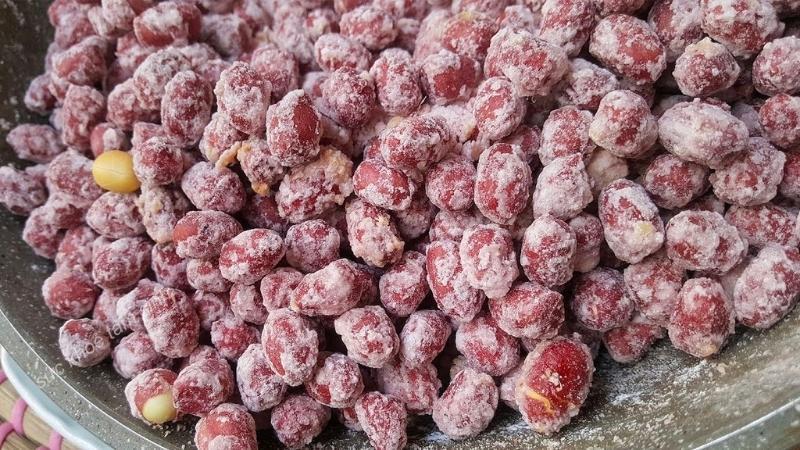 Hướng dẫn làm đậu phộng ngào đường giòn rụm